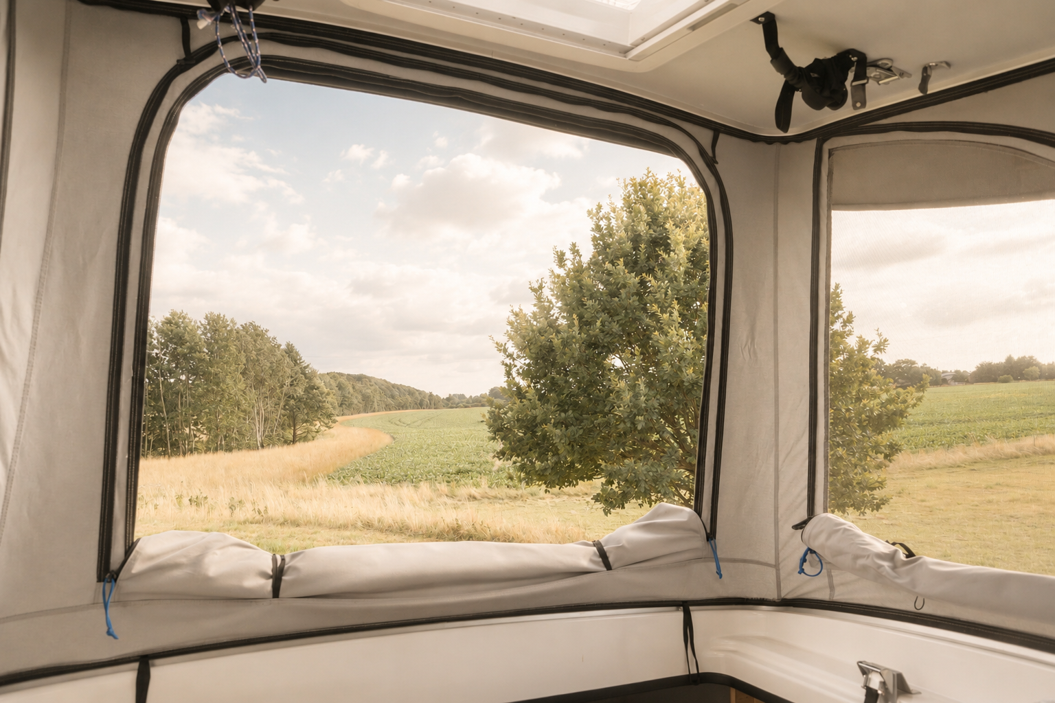 Aufstelldach des Nordvind Campers – 135 × 200 cm
