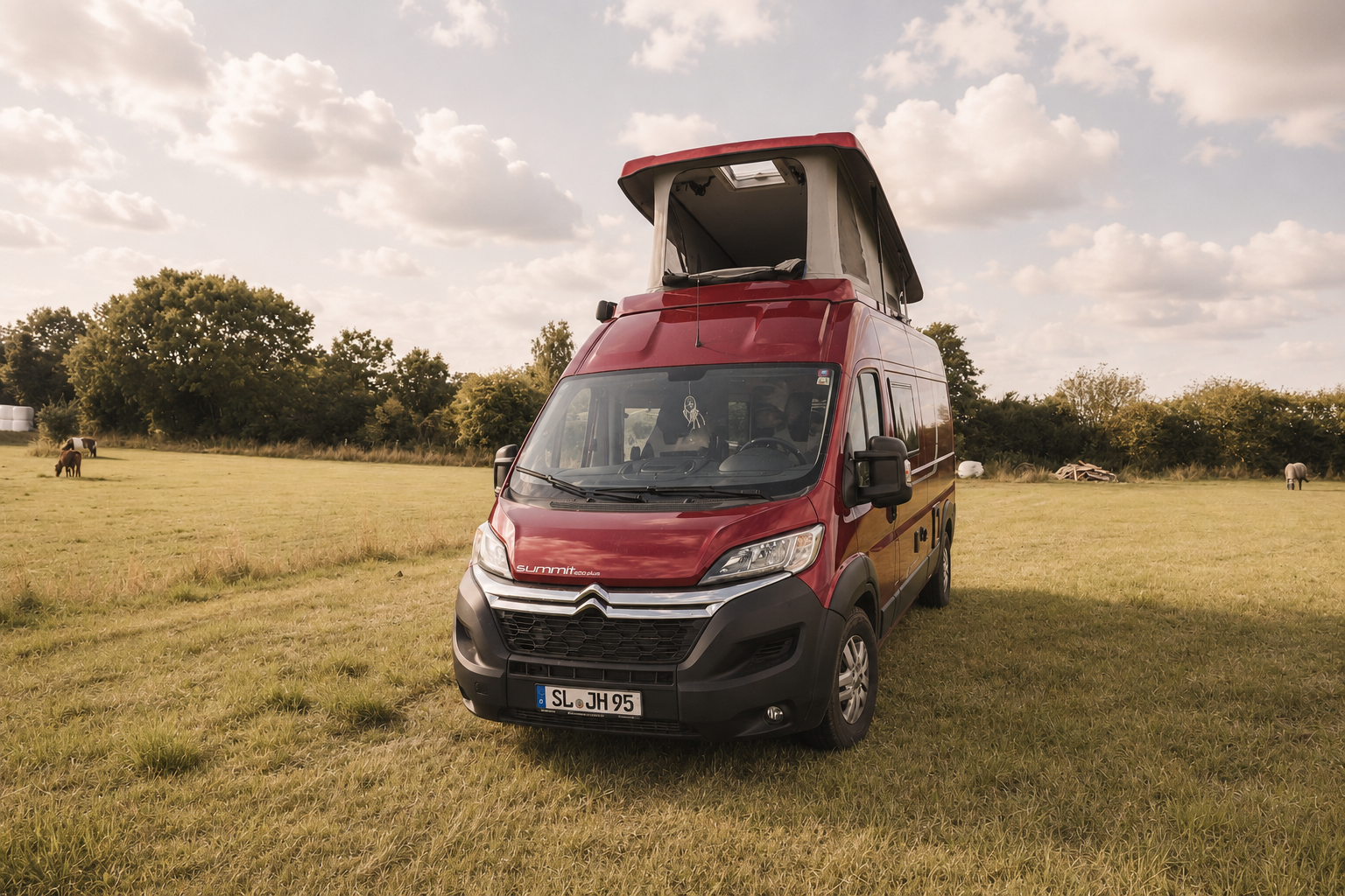 Nordvind Camper Frontansicht – Pössl Summit 600 Plus